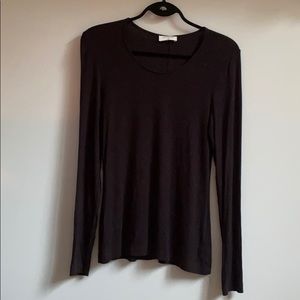 🌸 Babaton Doros T Shirt 🌸 2 for $15